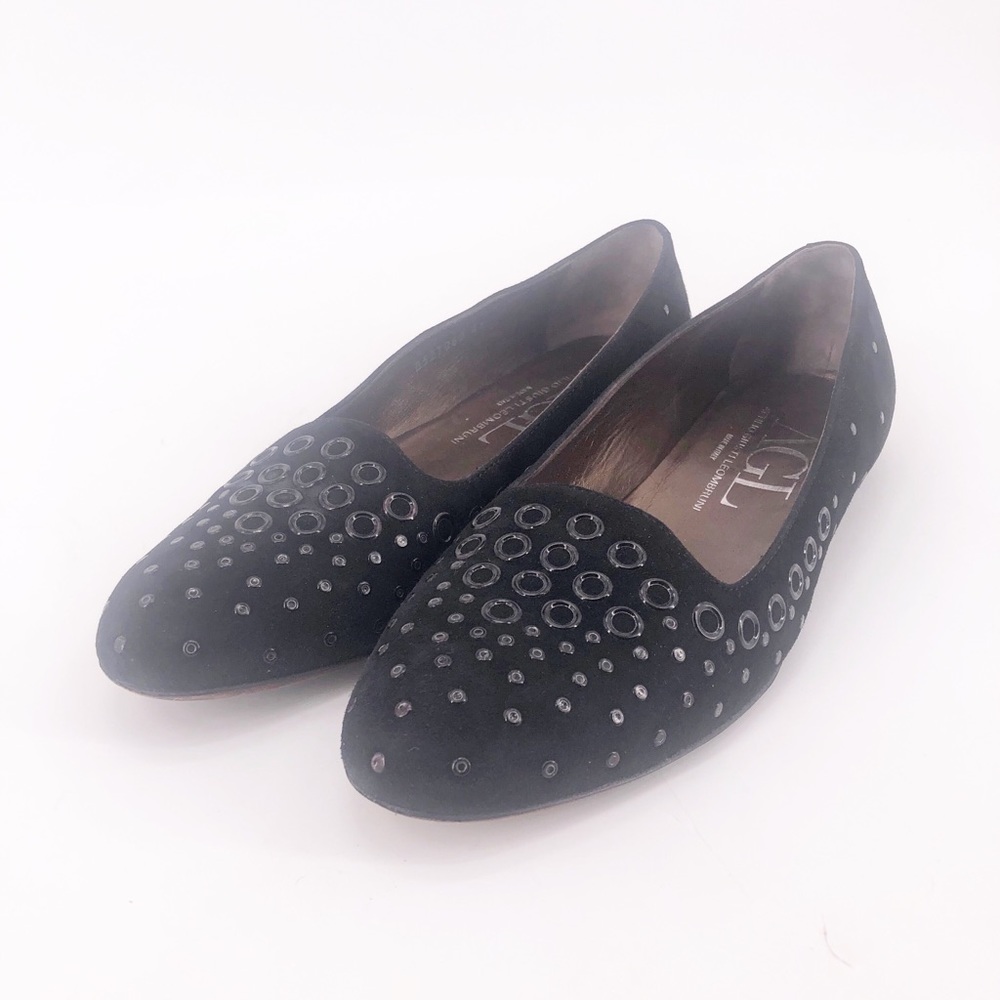 Attilio Giusti Leombruni Soft Suede & Grommet Flat